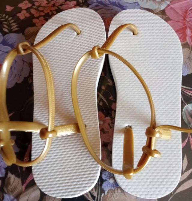 SANDALIAS NUEVAS SIN USAR