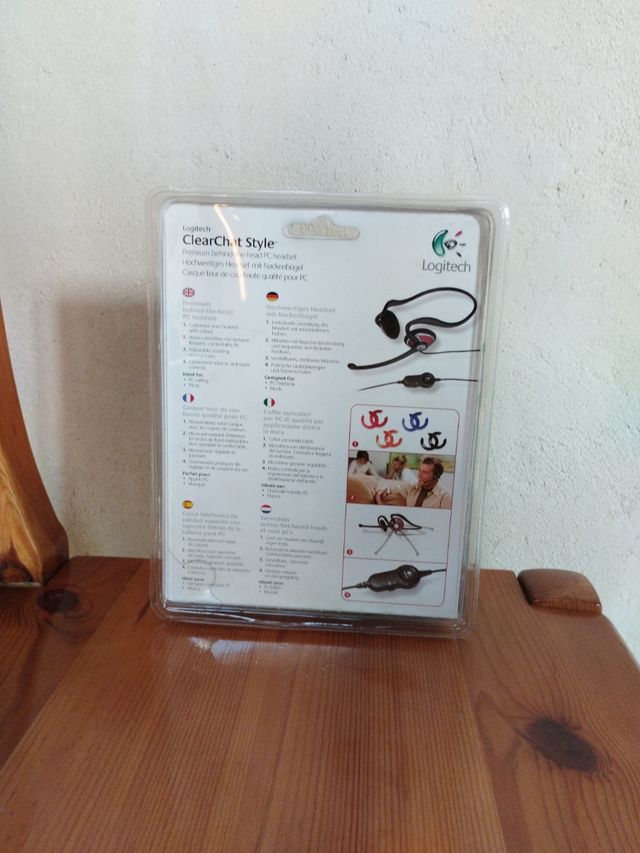 auriculares con micrófono Logitech Clea chat style