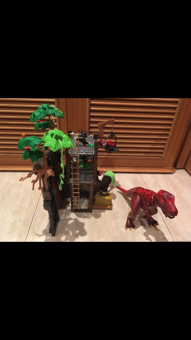 PLAYMOBIL 9429 CAMPAMENTO BASE T-REX