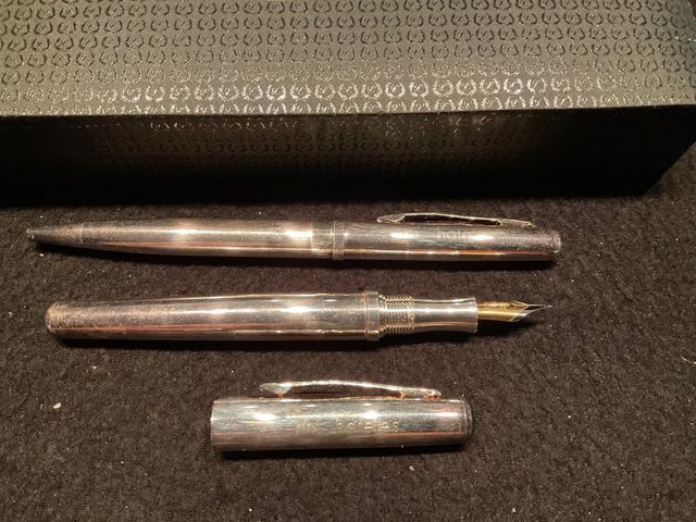 Set pluma y bolígrafo