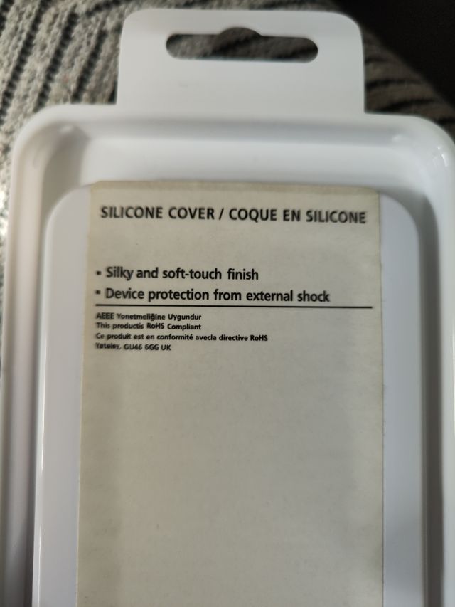 FUNDA DURA HUAWEI P30 ROJA NUEVA A ESTRENAR