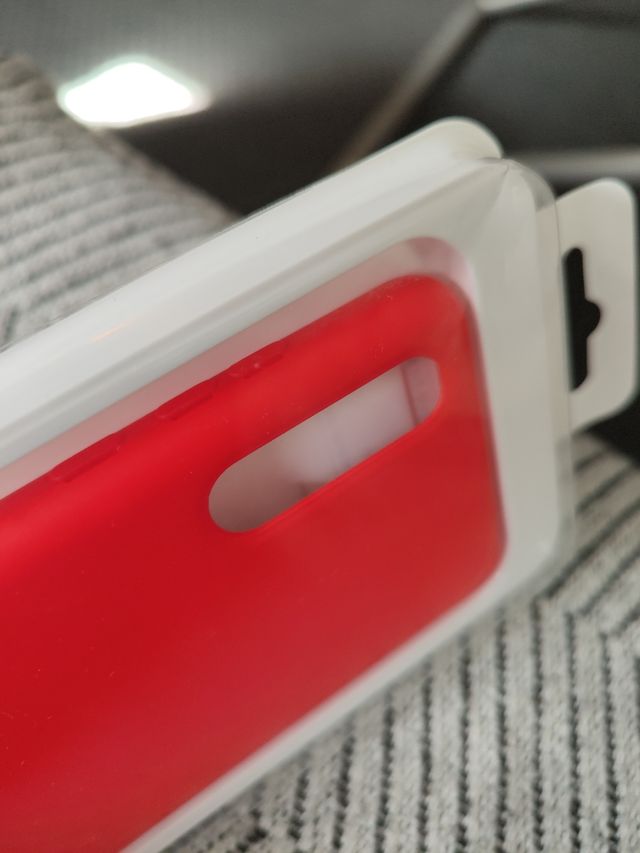 FUNDA DURA HUAWEI P30 ROJA NUEVA A ESTRENAR
