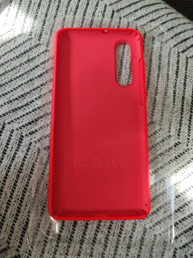 FUNDA DURA HUAWEI P30 ROJA NUEVA A ESTRENAR