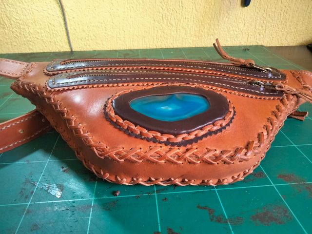 Riñonera unisex  cuero artesanal