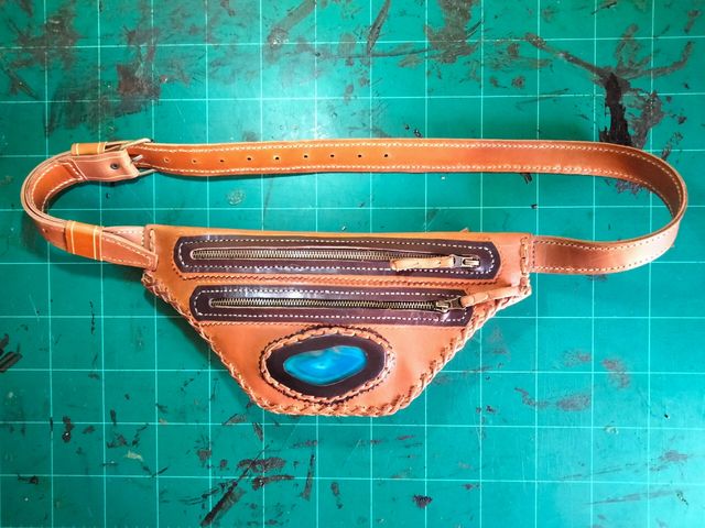 Riñonera unisex  cuero artesanal