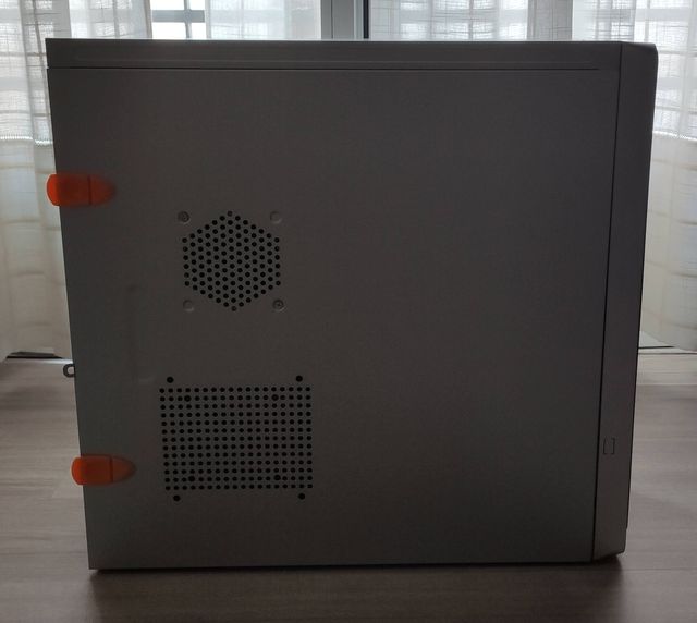 Torre PC sin disco duro