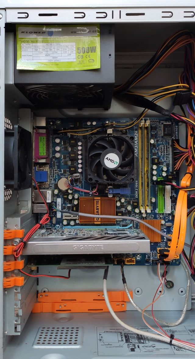 Torre PC sin disco duro