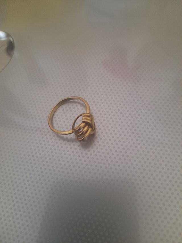 anillo símbolo exclusivo oro 18 k