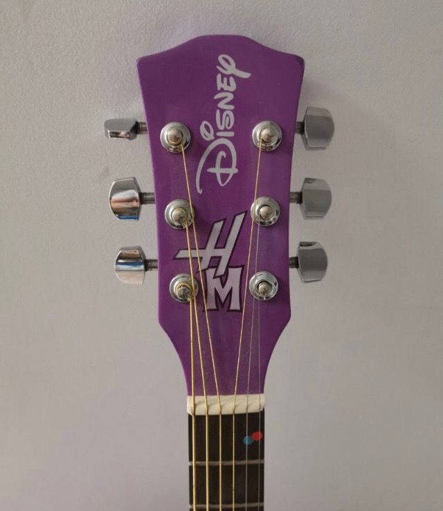 Guitarra acústica Hannah Montana