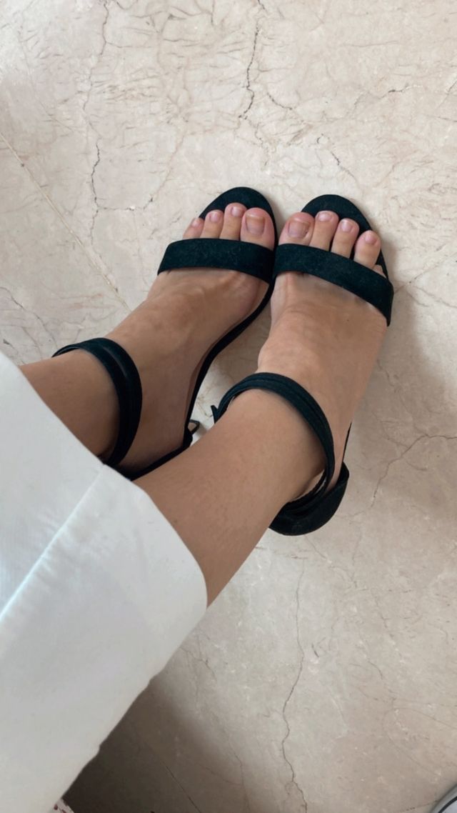 Tacones negros aguja