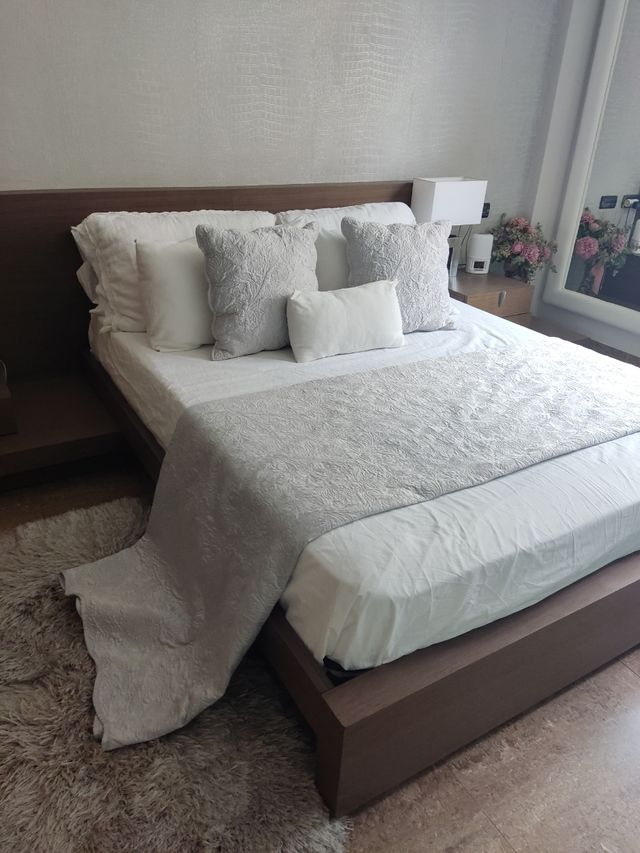 Cama de quarto de 150 em madeira de design