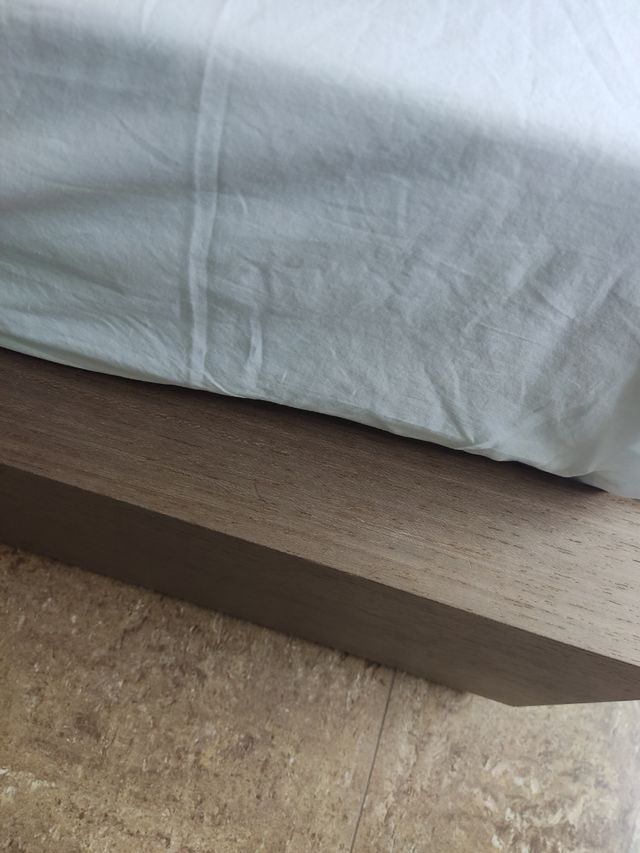 Cama de quarto de 150 em madeira de design