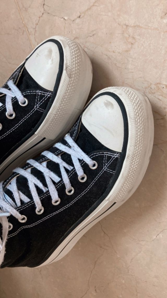 Victoria negras altas