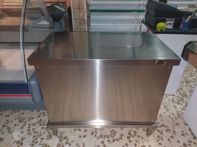 MESA EN ACERO INOX. CENTRAL