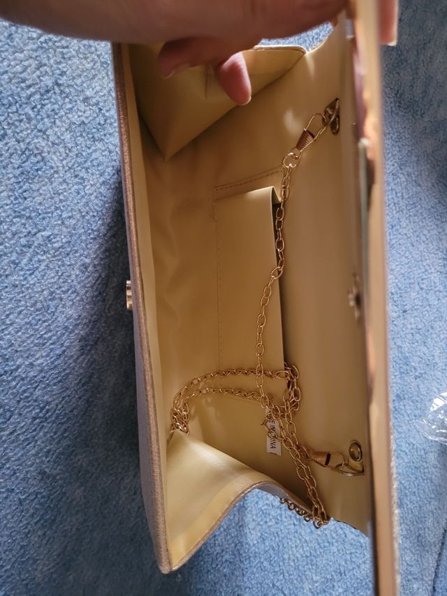 zapatos y bolso a juego