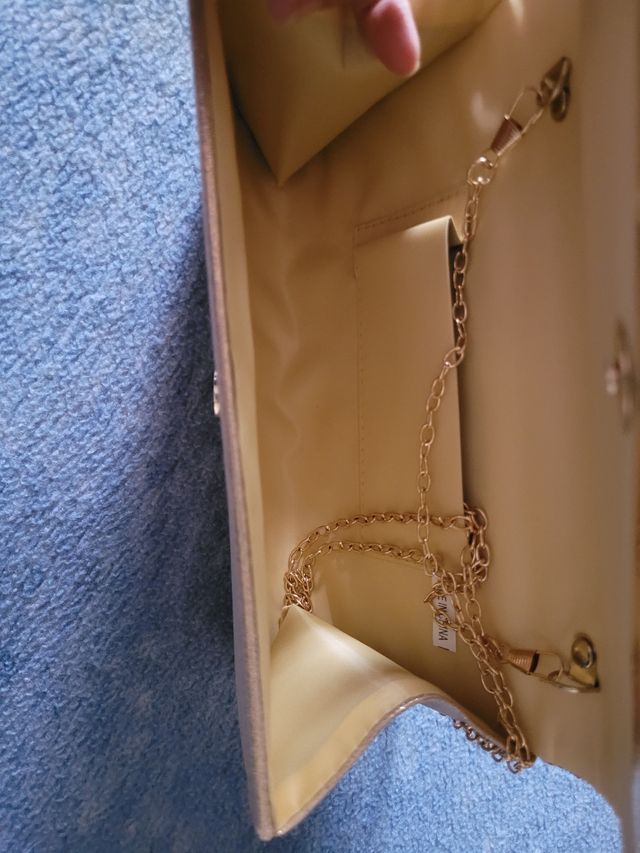 zapatos y bolso a juego