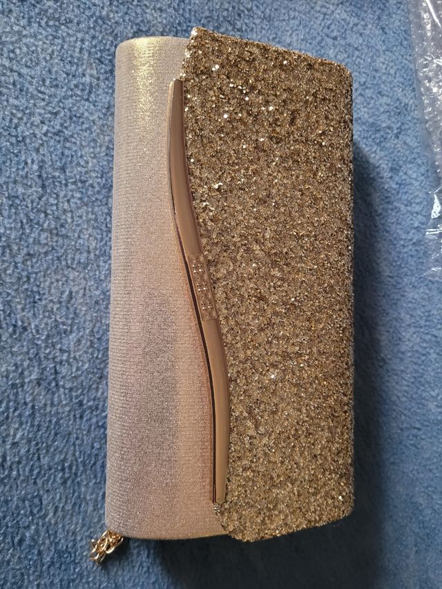 zapatos y bolso a juego