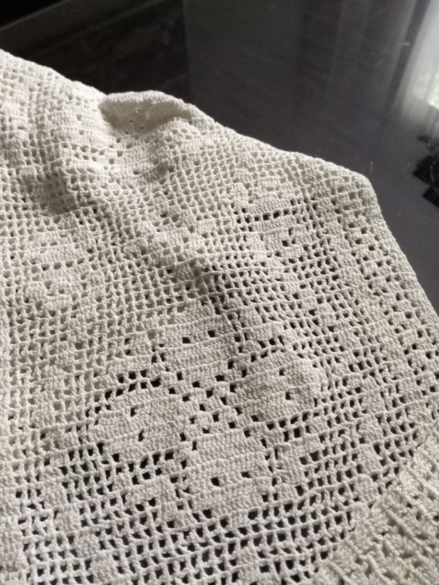 Antigua pieza de ganchillo hecha a mano