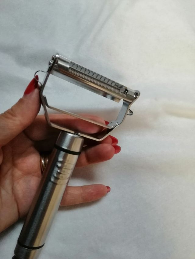 pela e taglia verdure acciaio