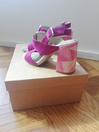 Sandalias piel tacón rosa 