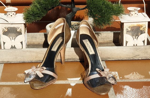 Scarpe con tacco alto