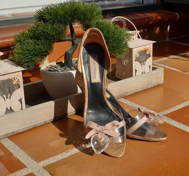 Scarpe con tacco alto