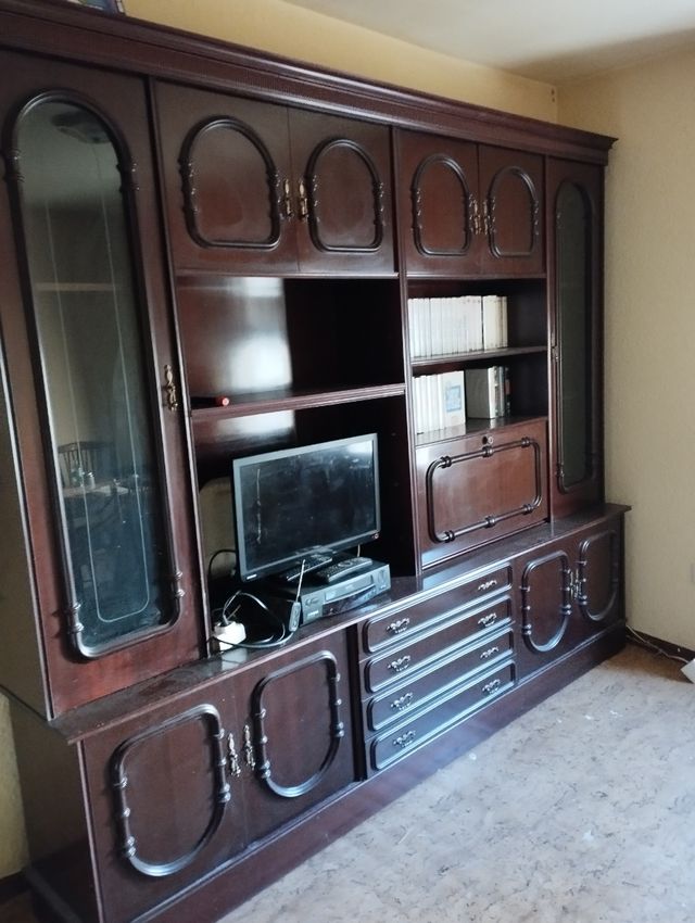 Mueble de salón antiguo