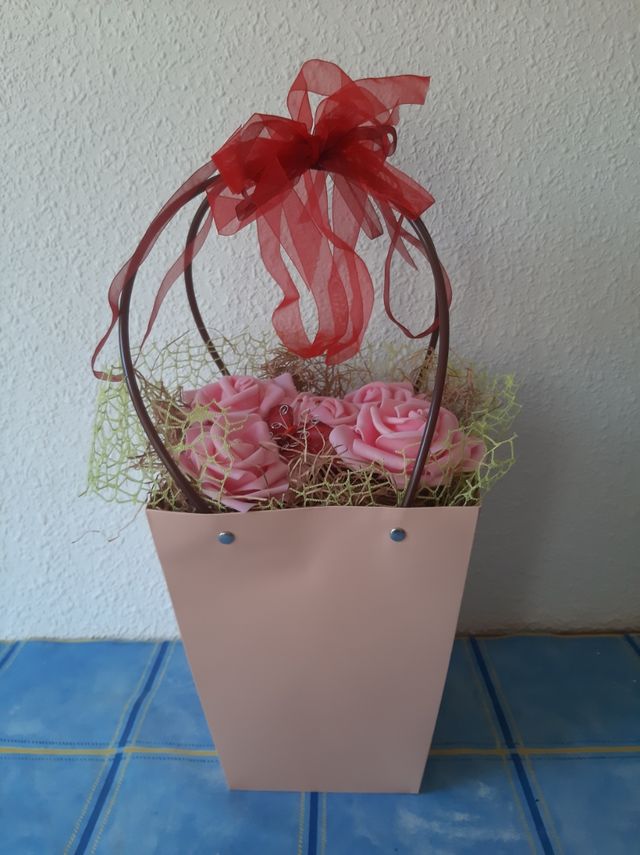cesta de rosas para san Valentin