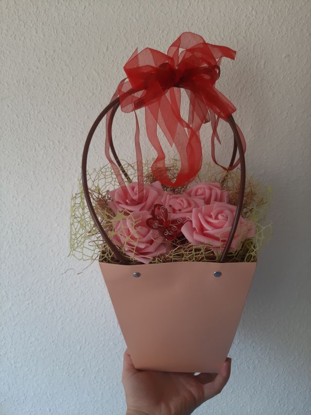 cesta de rosas para san Valentin
