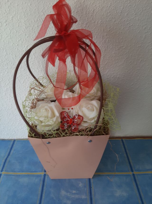 cesta de rosas para san Valentin