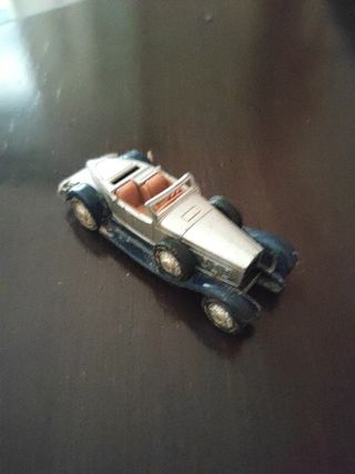Coche antiguo juguete