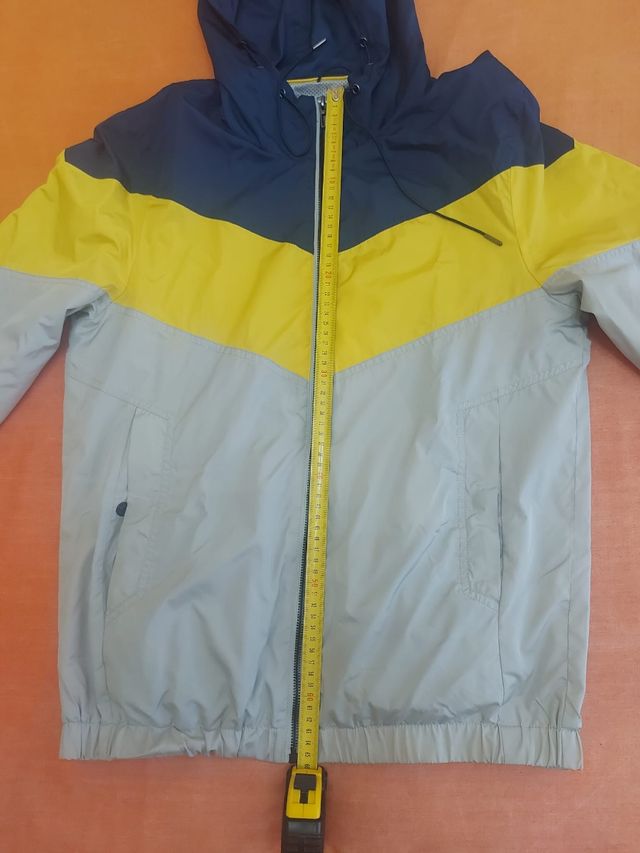 Cazadora ligera.  Talla 14-15 años