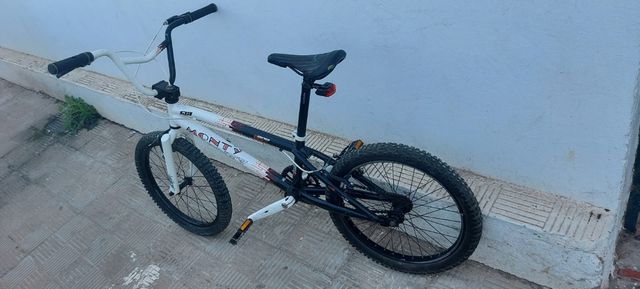 Monty bicicleta
