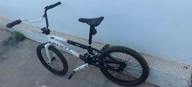 Monty bicicleta