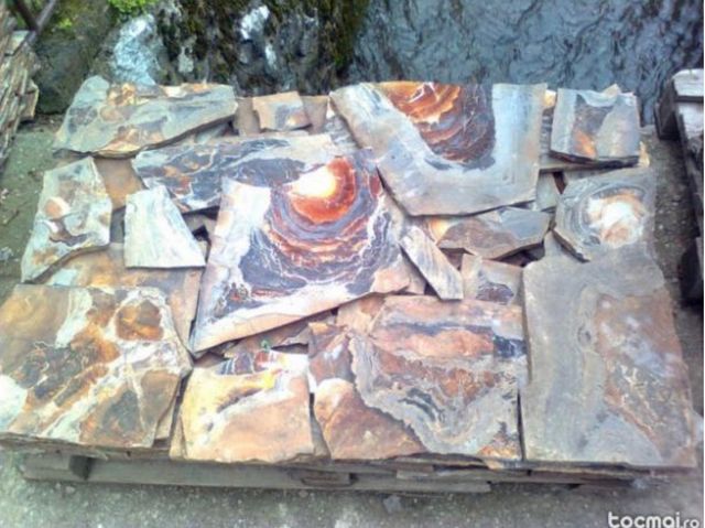 Piedra natural ornamental de montaña echa a mano