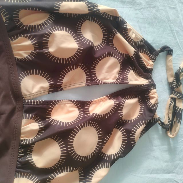 Bañador marrón y dorado