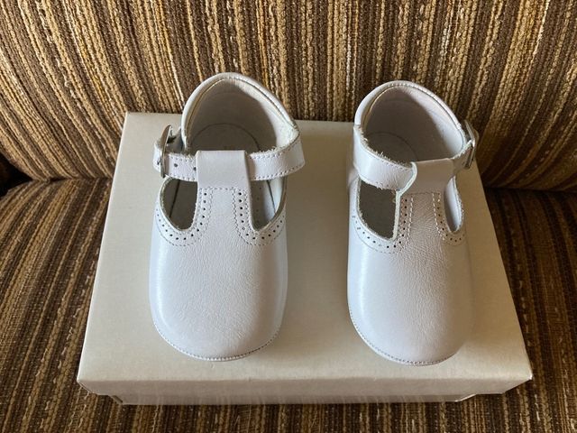 Pepito bebé color blanco número 19