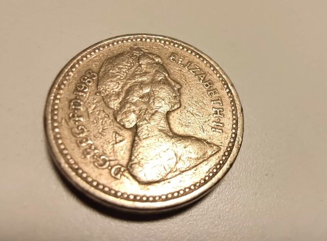 Moneda 1 libra Inglaterra error acuñación RARA