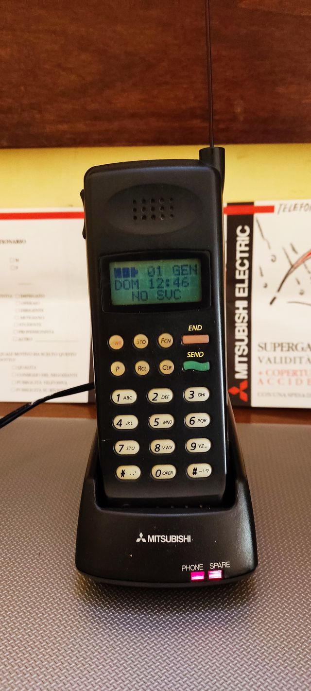 Cellulare analogico MITSUBISHI MT-7 vintage (ogget