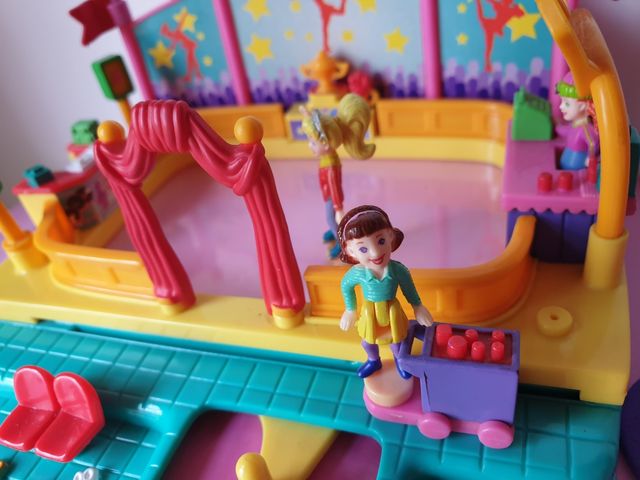 Polly Pocket Ice Skating 1998 Bluebird