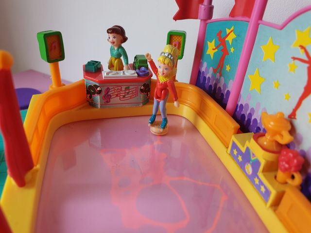 Polly Pocket Ice Skating 1998 Bluebird