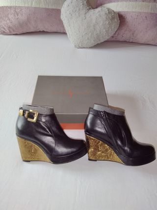 botines de piel marca Rebeca Sanver nuevo N°40