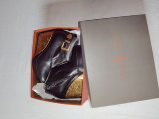 botines de piel marca Rebeca Sanver nuevo N°40
