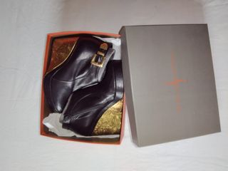 botines de piel marca Rebeca Sanver nuevo N°40