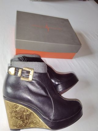 botines de piel marca Rebeca Sanver nuevo N°40