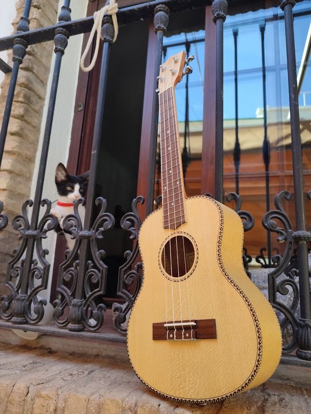 Ukelele tenor 