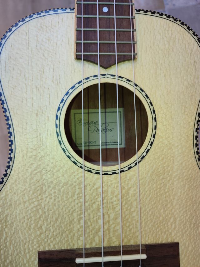 Ukelele tenor 