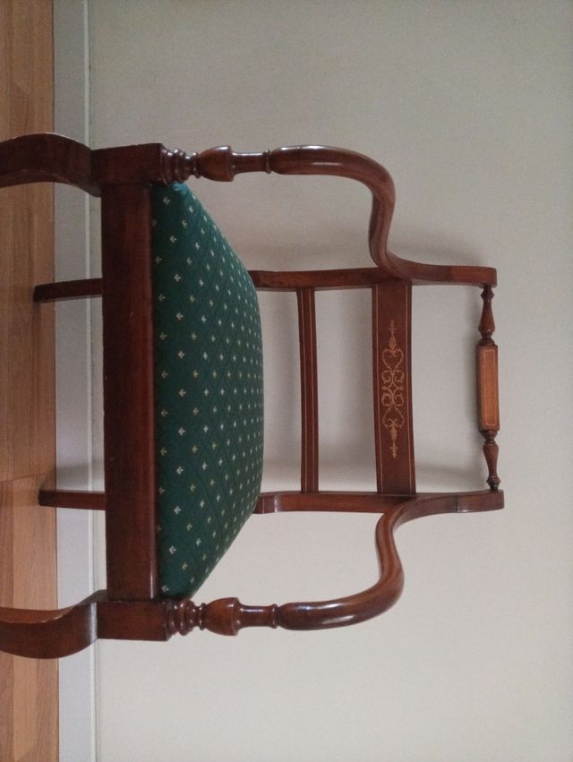 Pareja elegantes sillones antiguos.marqueteria.