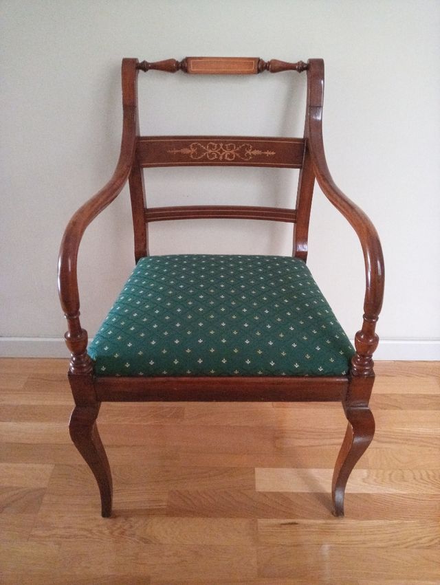 Pareja elegantes sillones antiguos.marqueteria.