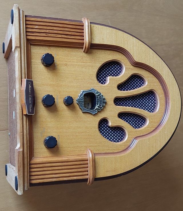 RÉPLICA RADIO CATEDRAL. Collector's Edición Radio.